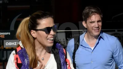 "Έκλεψε" όλα τα βλέμματα στην εκκλησία - Η τρυφερή φωτογραφία της Χρουσαλά με τον Πατίτσα την ημέρα της Ανάστασης