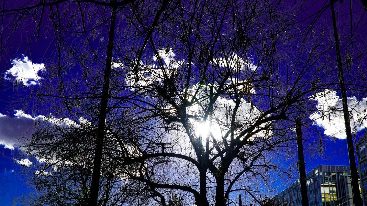 Καιρός 17/5: Σε αυτές τις περιοχές θα έχουμε τοπικές βροχές - Μέχρι που θα φτάσει η θερμοκρασία