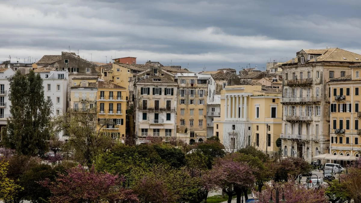 Καιρός 24/5: Αλλού ψύχρα και αλλού ζέστη - Που θα σημειωθούν καταιγίδες