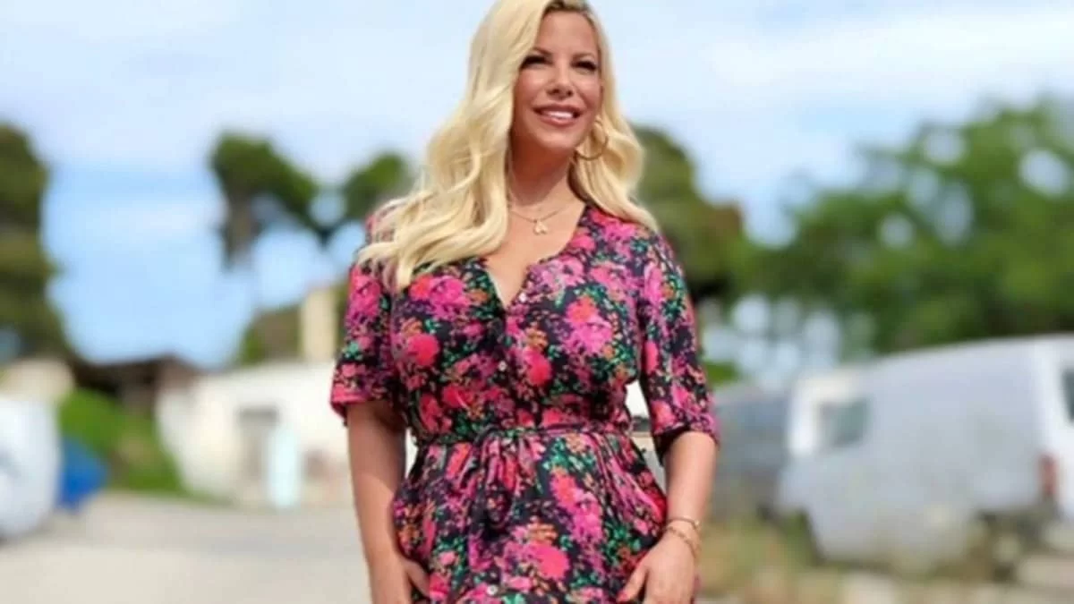 Αγνώριστη και καταμελάχρινη - Η πρώτη φωτογραφία της Αντελίνας Βαρθακούρη μετά από μήνες απουσίας