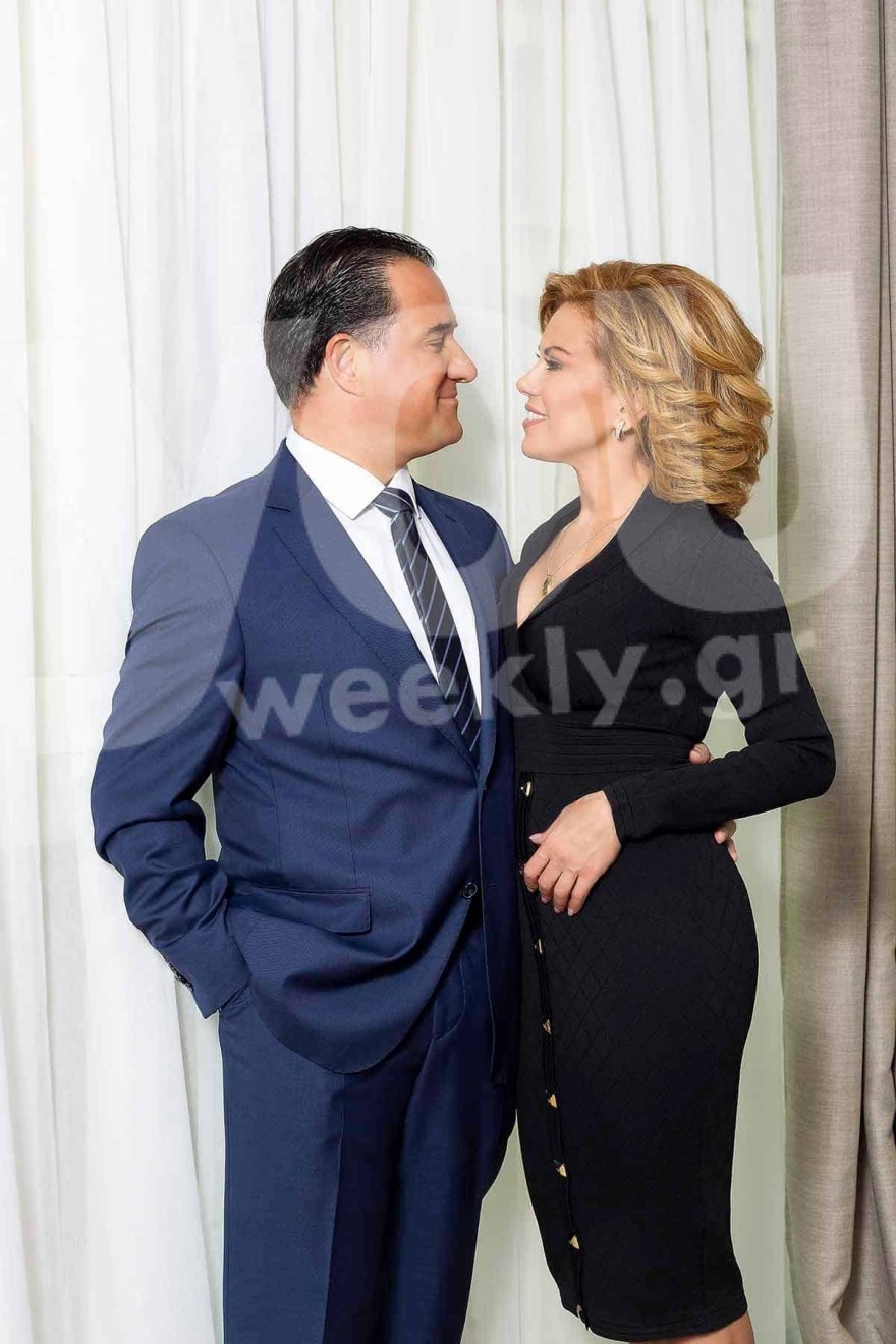 Άδωνις Γεωργιάδης - Ευγενία Μανωλίδου: Το πιο δημοφιλές ζευγάρι της πολιτικής σκηνής φωτογραφίζεται για πρώτη φορά μαζί & μιλά για τα 20 χρόνια κοινής ζωής του
