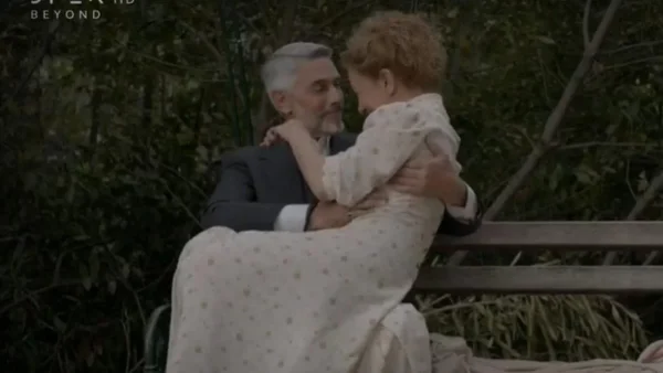 Έρωτας Φυγάς: Τους πιάνει στα πράσα και τους φωτογραφίζει - Μαθαίνεται η σχέση Μαργέτας και Σταύρου!