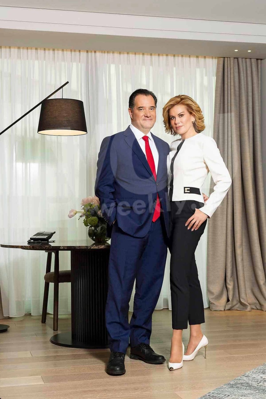 Άδωνις Γεωργιάδης - Ευγενία Μανωλίδου: Το πιο δημοφιλές ζευγάρι της πολιτικής σκηνής φωτογραφίζεται για πρώτη φορά μαζί & μιλά για τα 20 χρόνια κοινής ζωής του