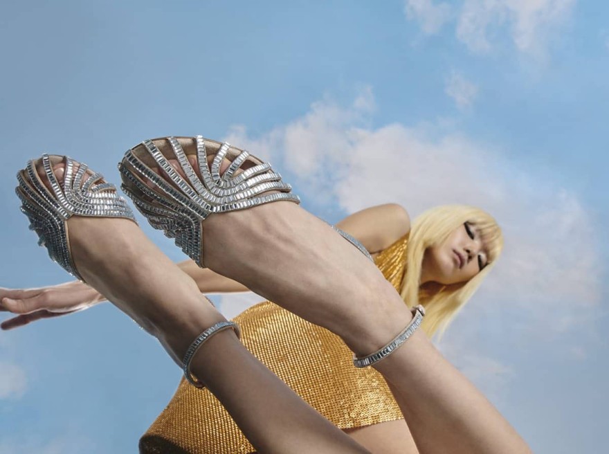 H EXE απογειώνει τη γυναίκα με τη νέα καλοκαιρινή κολεξιόν, λαμπερή όσο ποτέ!