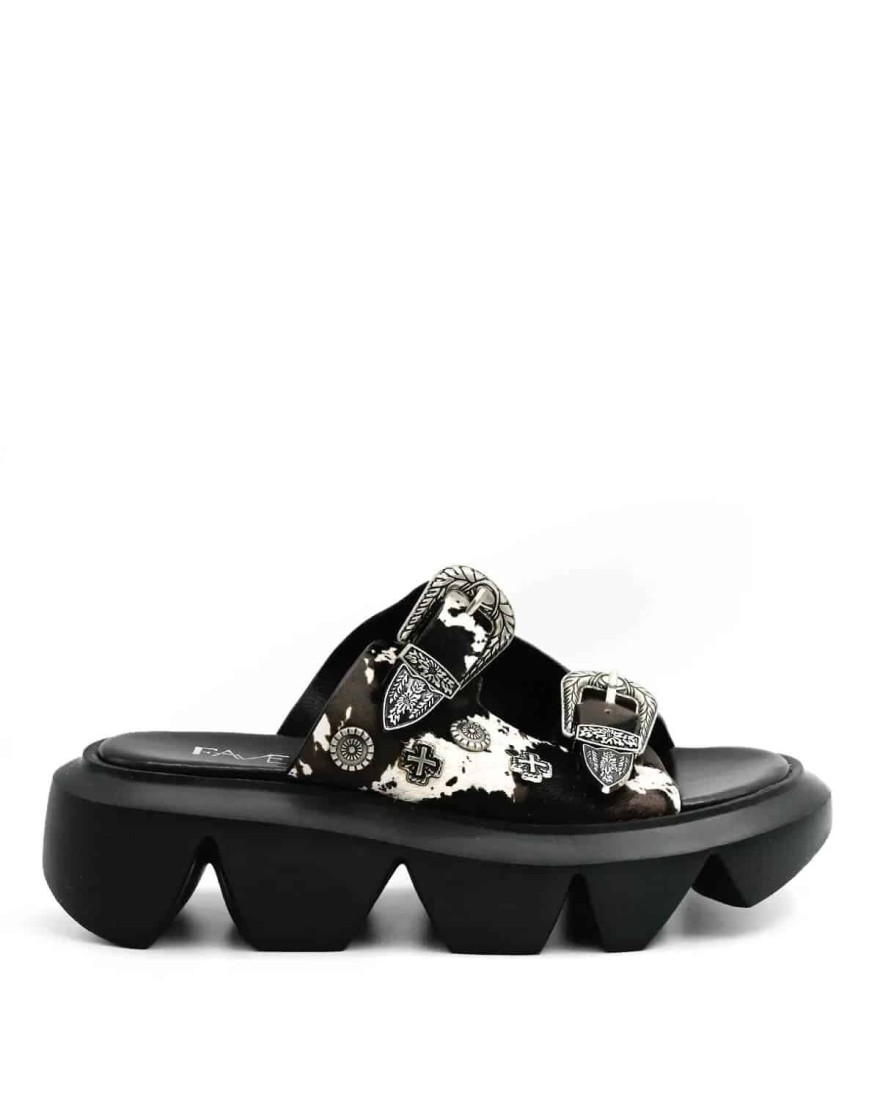 Τα ιδανικά items για να ξεχωρίσεις από τη Favela.gr