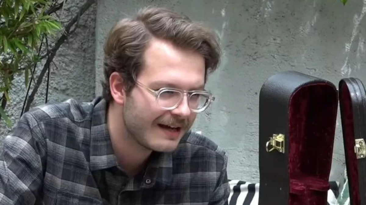 «Ο πατέρας μου δεν μπορεί να ζήσει χωρίς...» - Η εξομολόγηση του Ιάσονα για τον αδερφό του, Φοίβο, και τον μπαμπά του, Γιώργο Παπαδάκη