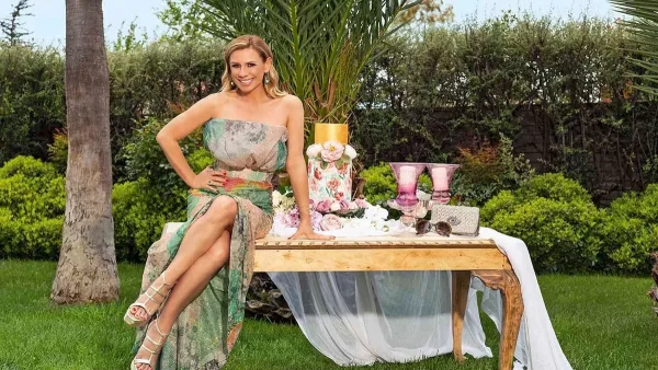 10 χρόνια YOU και η Κατερίνα Καραβάτου φωτογραφίζεται με συγκλονιστικές δημιουργίες Ελλήνων σχεδιαστών