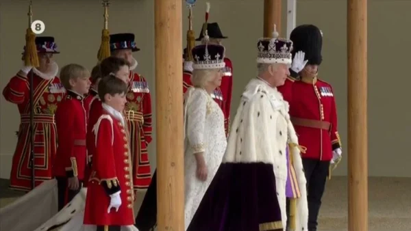 Βασιλιάς Καρόλος: Mε την καθοδήγηση Έλληνα μαέστρου - Ακούστηκε ο ψαλμός 71 του Δαυίδ μετά τη στέψη