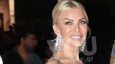 Με εντυπωσιακό στενό φόρεμα και την πλάτη έξω - Η 3όροφη τούρτα στο πάρτι γενεθλίων της Καινούργιου