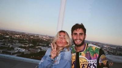 Στη Βαρκελώνη για τα μάτια του Καπότση - Η φωτογραφία που μαρτυρά την αλήθεια για τις σχέσεις της Κόνι Μεταξά με τα πεθερικά της