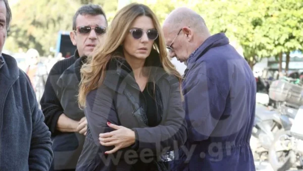 Σπάνια φωτογραφία από την παιδική ηλικία της Λεκάκη - Το σπαρακτικό μήνυμα για τη μαμά της, που έχει φύγει από τη ζωή