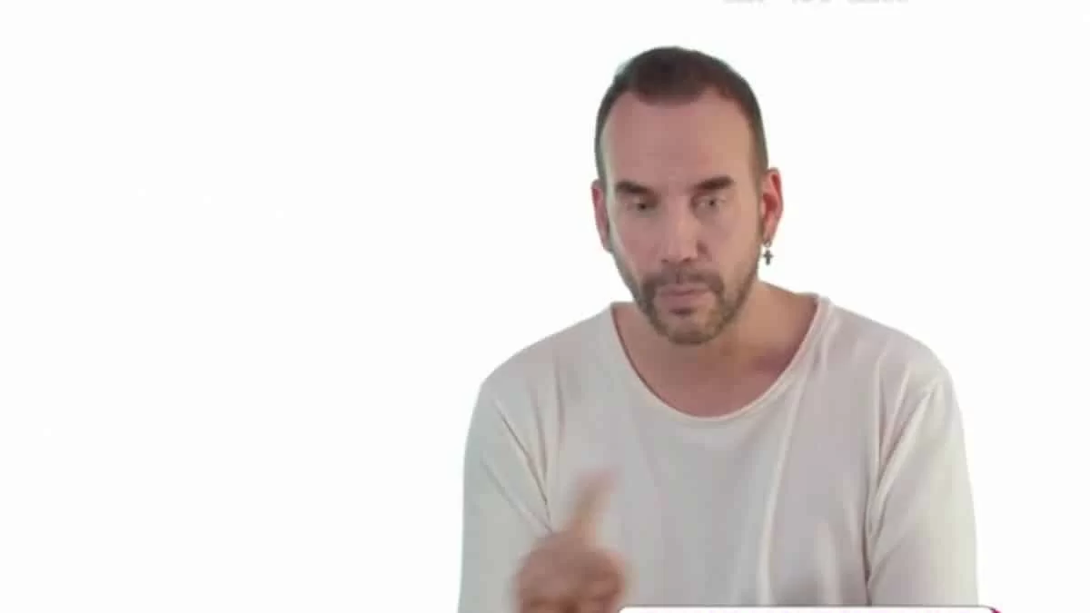 «Σκέφτηκα να κάνω κουμπάρο τον Πατέρα Αντώνιο, αλλά...» - Θύελλα αντιδράσεων με το βίντεο του Πάνου Μουζουράκη λίγο πριν το γάμο του