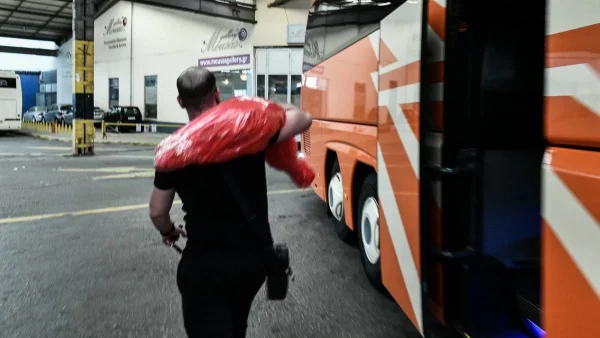 Τροχαίο με μαθητές στην Αίγινα - Λύθηκε το χειρόφρενο λεωφορείου