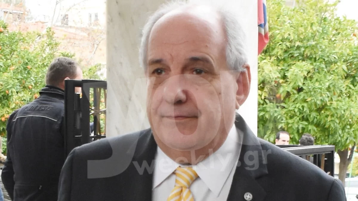 Τετραπλός πλειστηριασμός: Στο "σφυρί" τρία σπίτια και ένα οικόπεδο του Τέρενς Κουίκ - Ποια η τιμή εκκίνησης