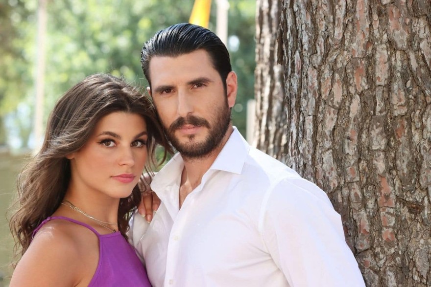 Σασμός: «Είμαι έγκυος» - Στο τέλος της σειράς παντρεύεται με τον άντρα της ζωής της!