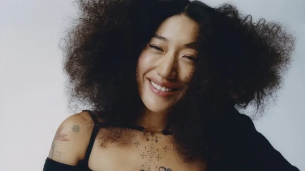 Peggy Gou: To νέο πρόσωπο της Authentic Beauty Concept