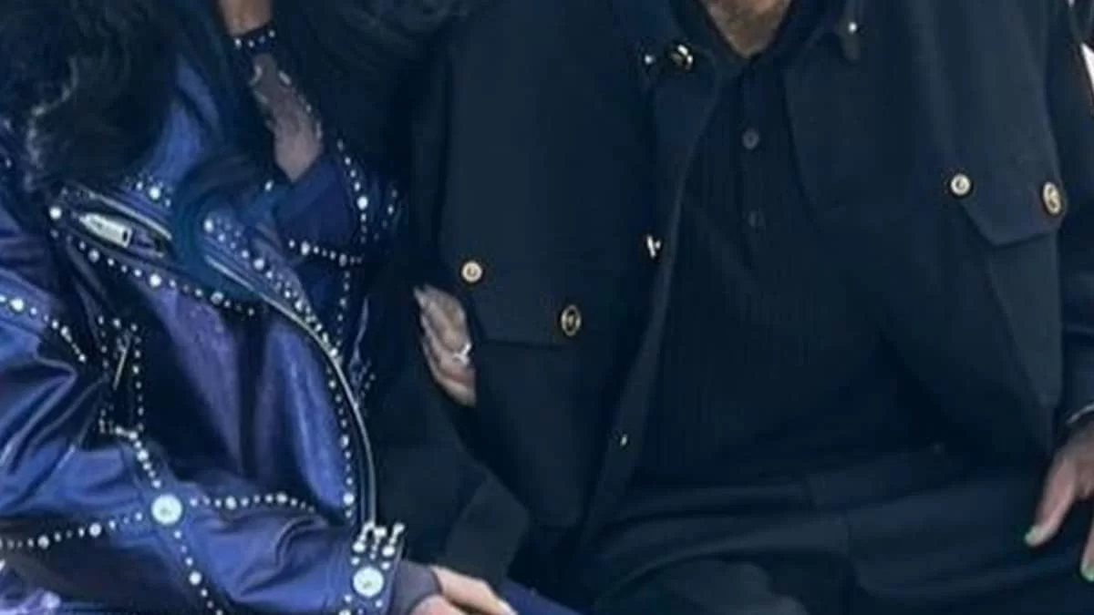 Εκείνη 76 ετών και εκείνος 37 - Χώρισαν μετά από 6 μήνες σχέσης και έχουν γίνει βούκινο