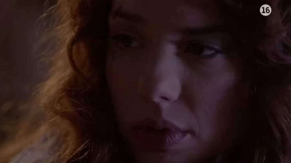 Αυτή η νύχτα μένει: «Ο πατριός μου με βίαζε, τον έκαψα, έχω και ένα παιδί...» - Σπάει τη σιωπή της για πρώτη φορά