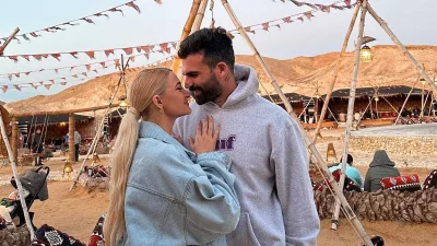 Πρώτη φορά camping με το μωρό: Έψηνε κοψίδια στην παραλία ο Αλεξάνδρου - Η αντίδραση της Ιωάννας Τούνη