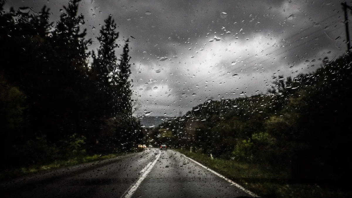 Νέο έκτακτο δελτίο επιδείνωση καιρού από την ΕΜΥ: Θα σαρώσουν βροχές και καταιγίδες τις επόμενες ώρες - Προσοχή!