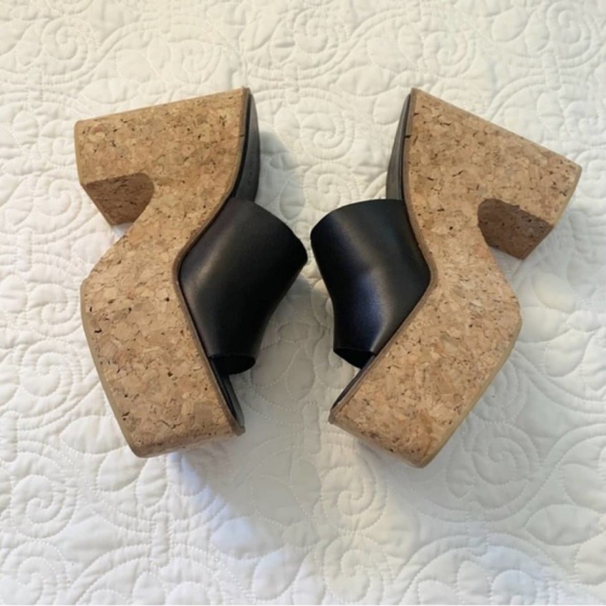 favela Απόλαυσε την παραλία με το κατάλληλο beachwear outfit