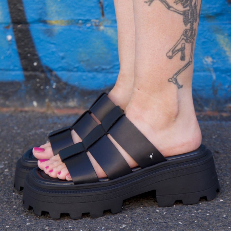 favela Απόλαυσε την παραλία με το κατάλληλο beachwear outfit