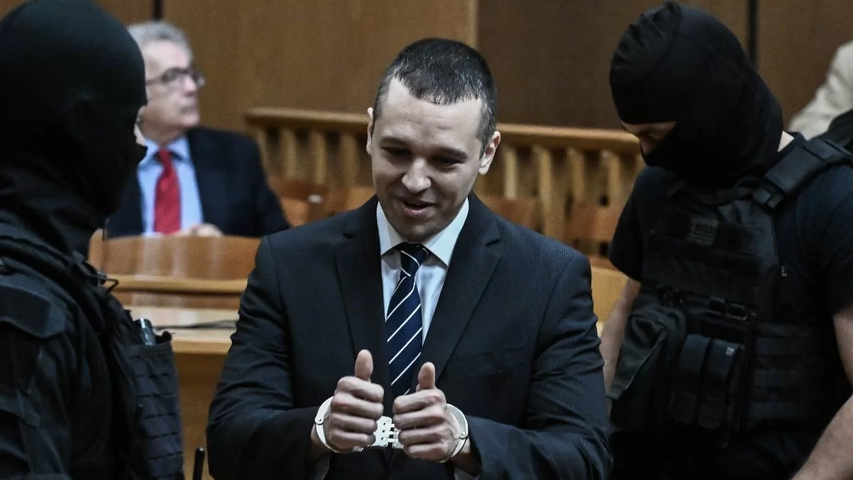 Σάλος με τη φωτογραφία του Ηλία Κασιδιάρη μέσα από τη φυλακή - Έχει κινητό στην κατοχή του;