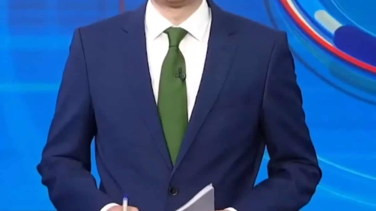 Πολύ γνωστός παρουσιαστής της ΕΡΤ παντρεύτηκε την καλή του - Ο εντυπωσιακός γάμος στο Κολωνάκι