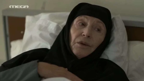 Μαύρο Ρόδο: Σπαραγμός στην κηδεία της Αυξεντίας - «Πως με άφησες τώρα που σε χρειάζομαι περισσότερο», ουρλιάζει η Ελισάβετ