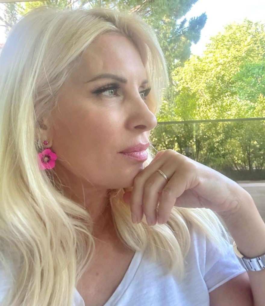 Ελένη Μενεγάκη ανάρτηση