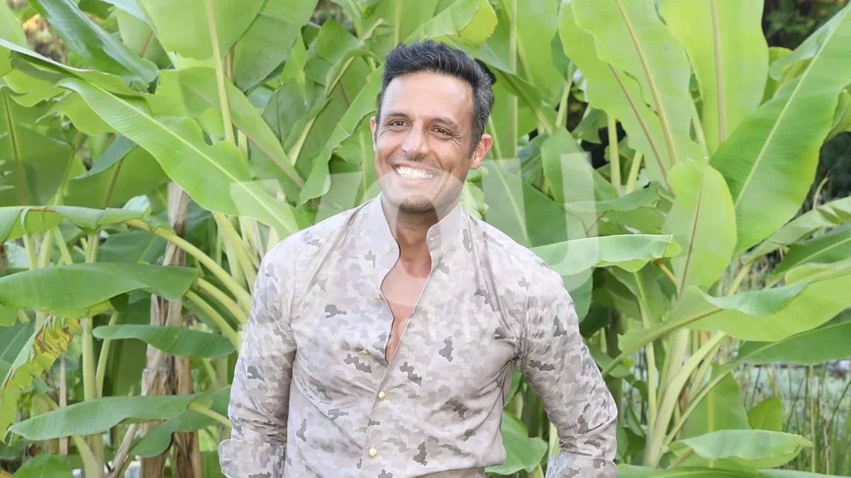 Πήρε μαζί του την ψησταριά - Η απίστευτη εμφάνιση του Σάββα Πούμπουρα στη σχολική γιορτή της κόρη του