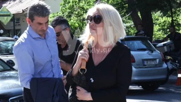 «Ο θάνατος ούτε τους πήρε κ ούτε τους χώρισε...» - Ανατριχιάζει η ανάρτηση της Ρούλας Κορομηλά για το ναυάγιο στην Πύλο