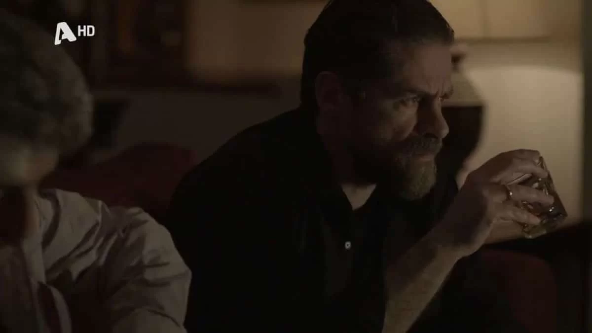 Σασμός (5/6): «Δεν μετανιώνω, αν είχα την ευκαιρία θα το έκανα ξανά» - Καρέ καρέ η σκηνή που ο Μαθιός εξομολογείται στον παπά-Μιχάλη