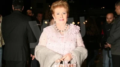 «Εσύ έτσι ανεξέλεγκτα δημοσιεύεις τόσες μπούρδες;» - Θύελλα αντιδράσεων με την ανάρτηση της Βέφας Αλεξιάδου