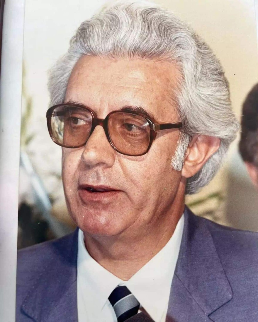 Νίκος Χατζηνικολάου πατέρας