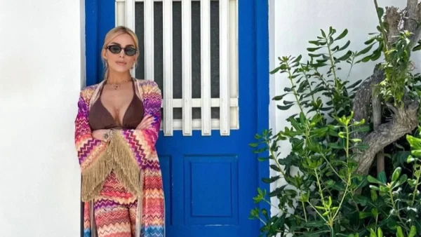 Κρύβεται από όλους αλλά αποκαλύφθηκε - Το πρόσωπο με το οποίο βρίσκεται η Κατερίνα Καινούργιου σε γνωστό κυκλαδίτικο νησί