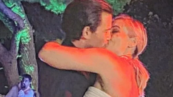 Φανερά ανανεωμένη με εντυπωσιακό φόρεμα - Η βραδινή έξοδος της Ελεονώρας Μελέτη 2 ημέρες μετά το γάμο της