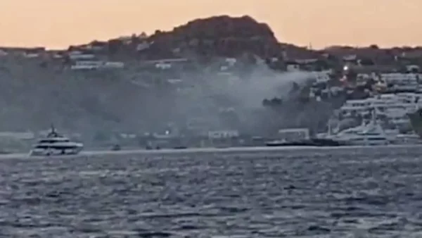 Φωτιά στη Μύκονο - Φλέγεται η Ψαρρού