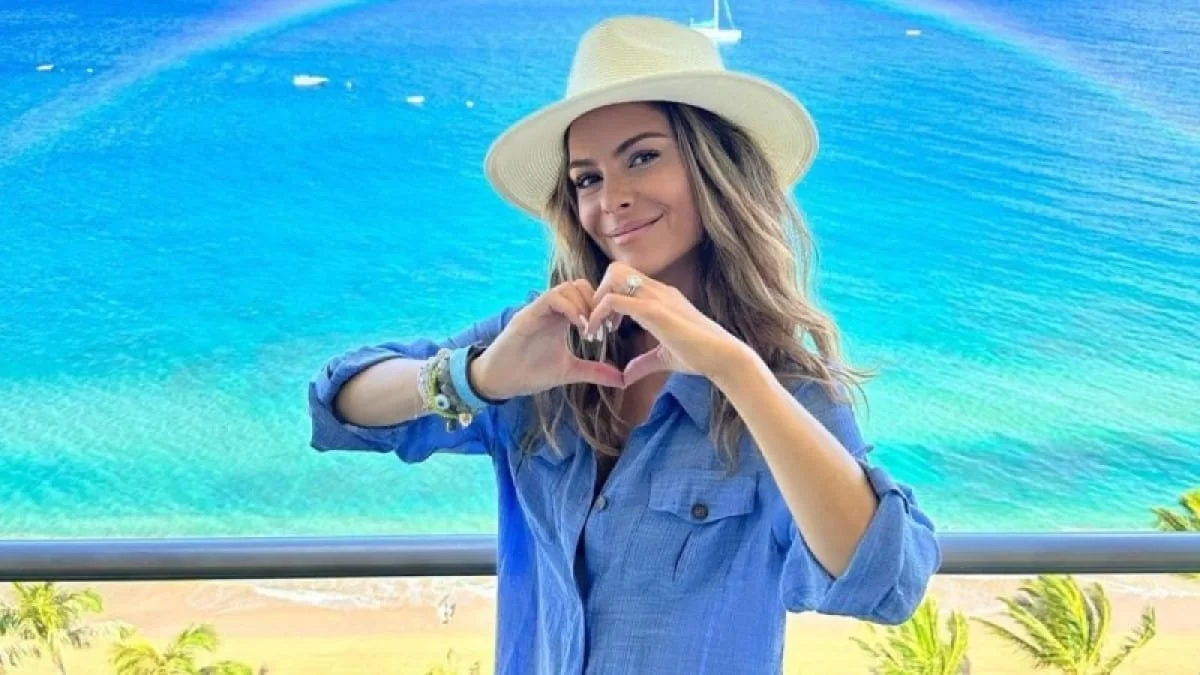 Τους κοιτάει μαζί και "λιώνει" - Η τρυφερή φωτογραφία της Μαρίας Μενούνος με τον σύζυγο και τη νεογέννητη κόρη της