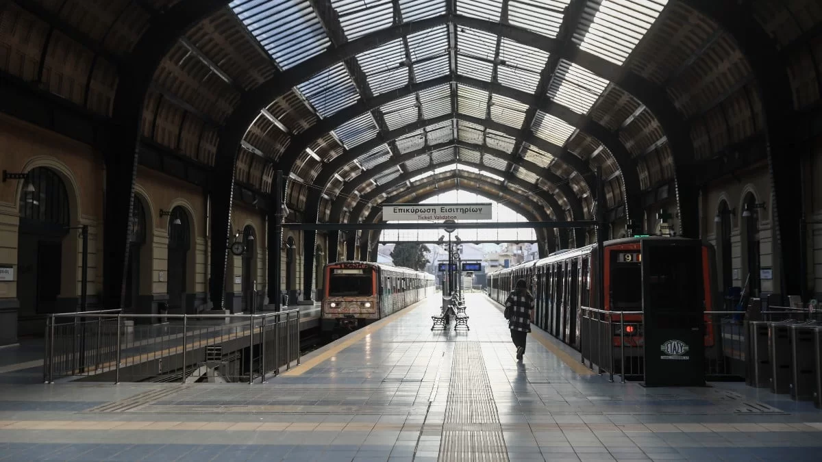 Δρομολόγια Μετρό - Τραμ: Σε ισχύ από σήμερα 10/7 το θερινό πρόγραμμα