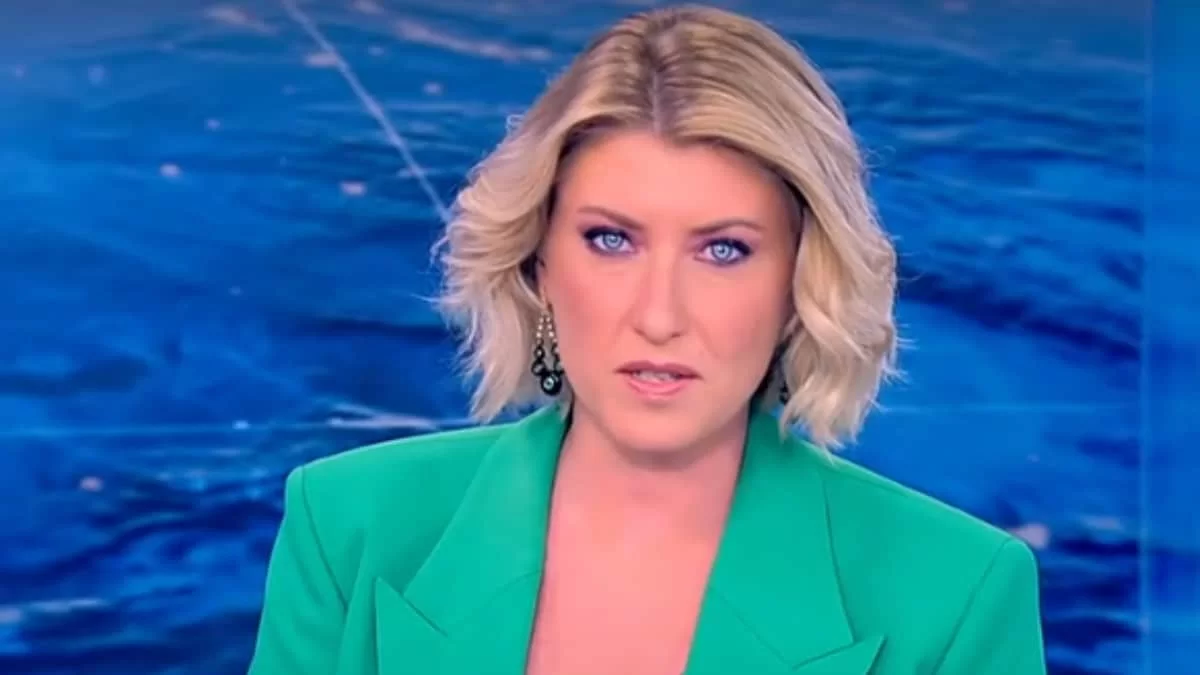 Αποχαιρέτησε το τηλεοπτικό κοινό η Σία Κοσιώνη - Αυλαία για το δελτίο ειδήσεων του ΣΚΑΪ