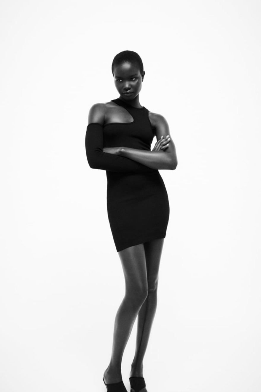 Κοστίζει 7,99 ευρώ και δεν θα το βγάλεις από πάνω σου - Το μικροσκοπικό μαύρο φόρεμα του Zara που χρειάζεσαι