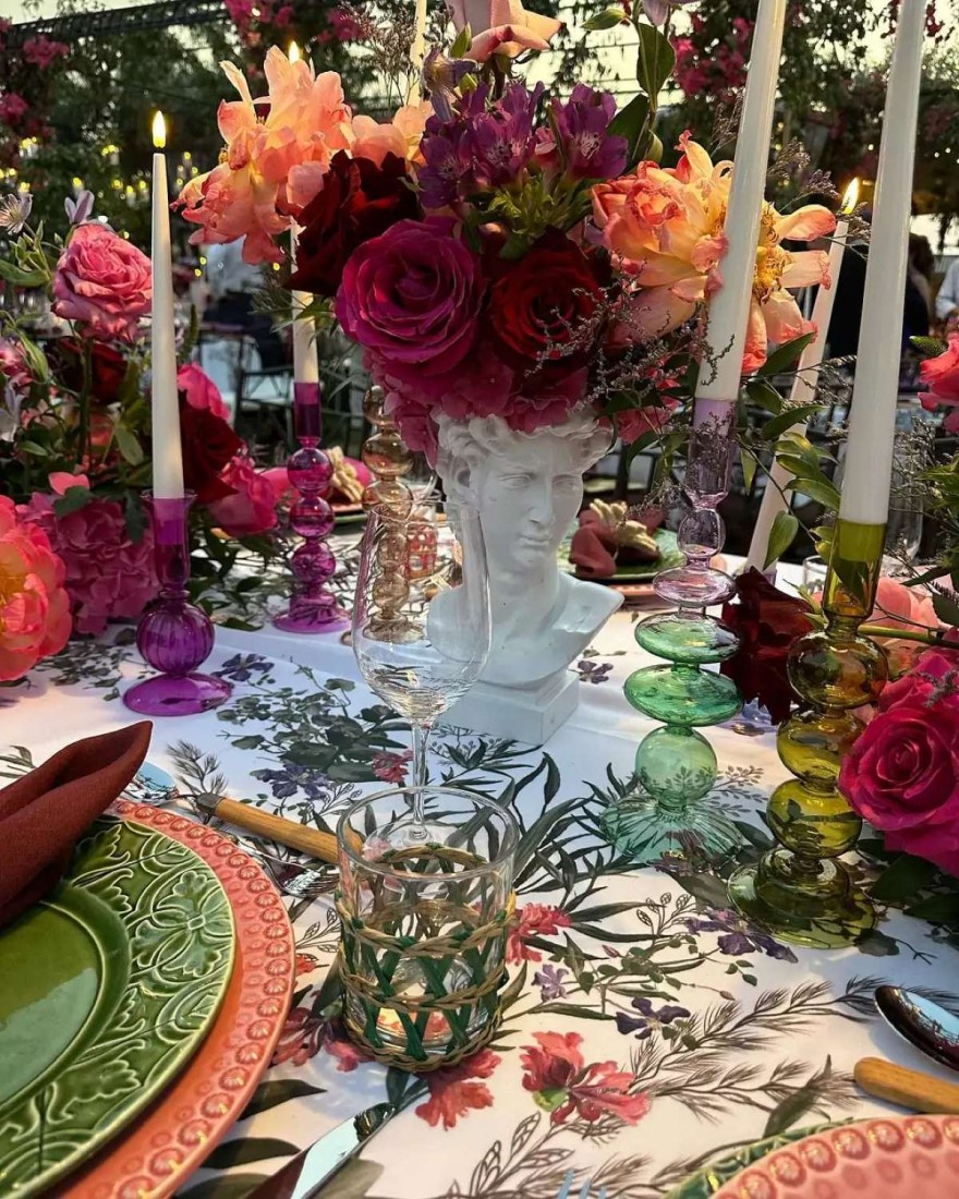 Γάμος Σπύρου Σκληρού στολισμός τραπεζιού