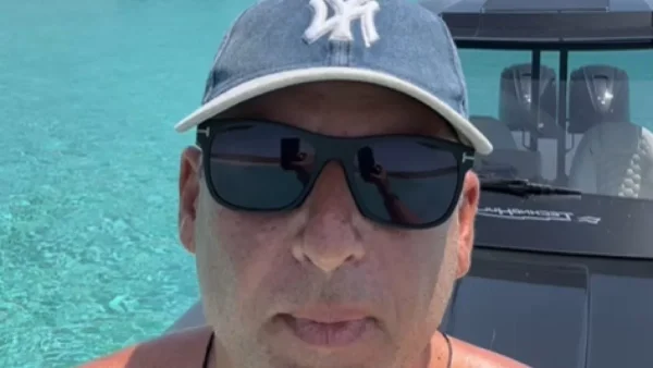 Γιώργος Λιάγκας: Η μοναχική βόλτα στο σκάφος την ώρα που έδυε ο ήλιος - Το όλο νόημα σχόλιο