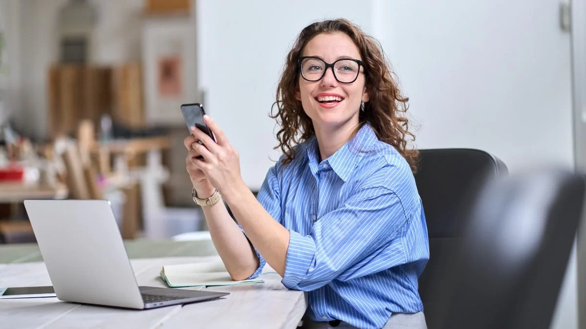 Tι θα φορέσω στη δουλειά τώρα που έπιασαν οι ζέστες;