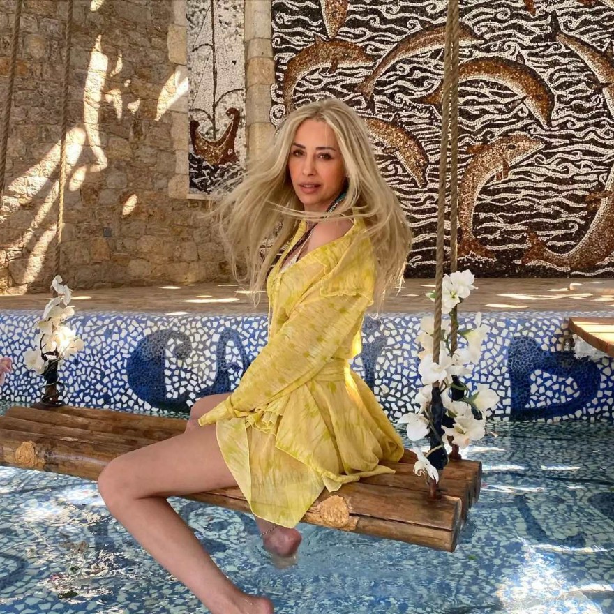 Γωγώ Μαστροκώστα ανάρτηση