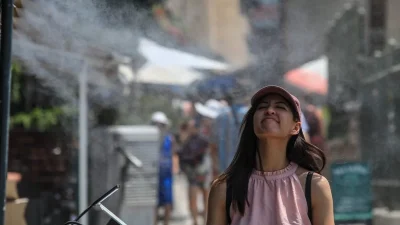 Καύσωνας Κλέων: Νέο έκτακτο δελτίο - Σε ποια περιοχή θα δείξει το θερμόμετρο 44 βαθμούς Κελσίου