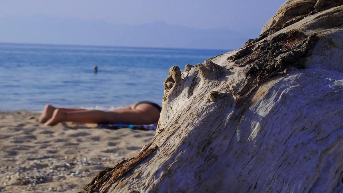 Καιρός σήμερα 23/7: Ταμπουρωθείτε στα σπίτια σας - Ποιες περιοχές θα «χτυπήσει» ο καύσωνας