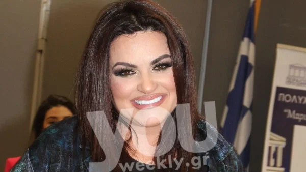 Μπραζίλ και ολόσωμο - Έβαλε ''φωτιές'' η Δήμητρα Κατσαφάδου με το πολύχρωμο μαγιό και την πόζα της