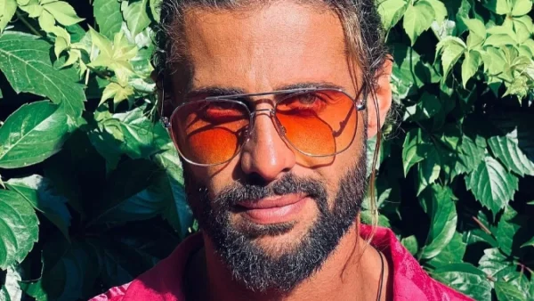 Έστειλε μήνυμα σε γνωστή τραγουδίστρια: «Είσαι πολύ όμορφη και...» - Η αινιγματική ανάρτηση του Κωνσταντίνου Βασάλου